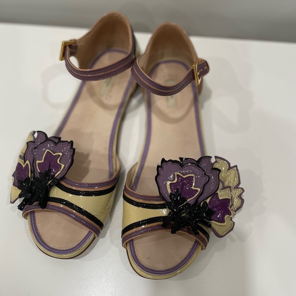 Prada | Shoes | Prada Vernice Flower Sandals | Poshmark